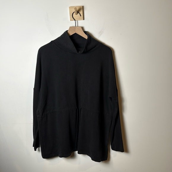 Athleta Women’s Black Balance Cinch Sweatshirt size L - Picture 1 of 9